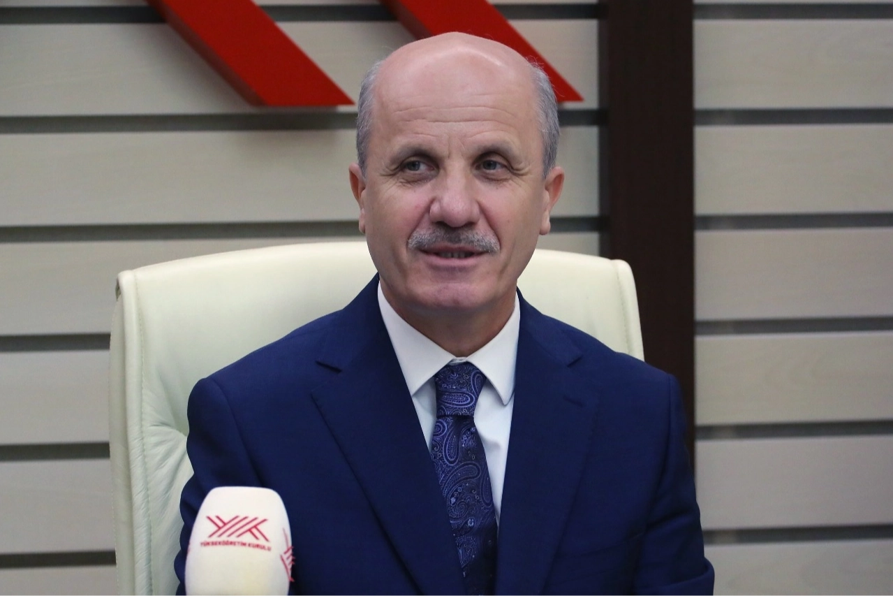 YÖK Başkanı Özvar'dan Yurt Dışında Eğitim Uyarısı